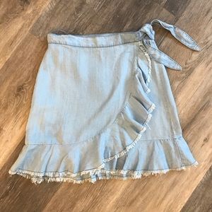 *NWT* BB Dakota ‘Jenelle’ Chambray Wrap Skirt